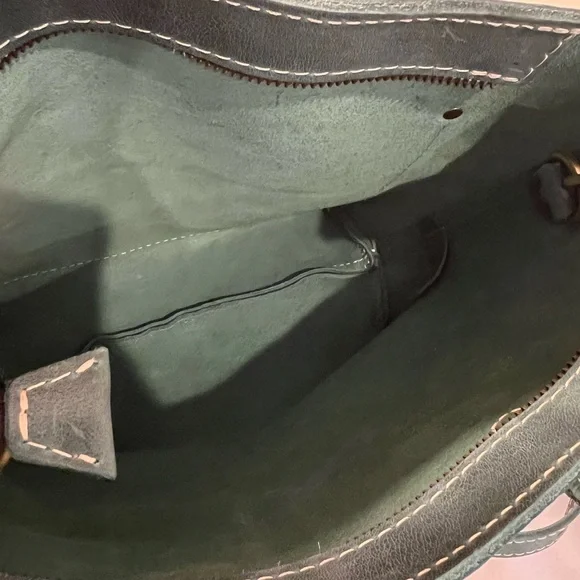 Portland Leather Goods Small Zipper Crossbody Tote - Picture 4 of 9